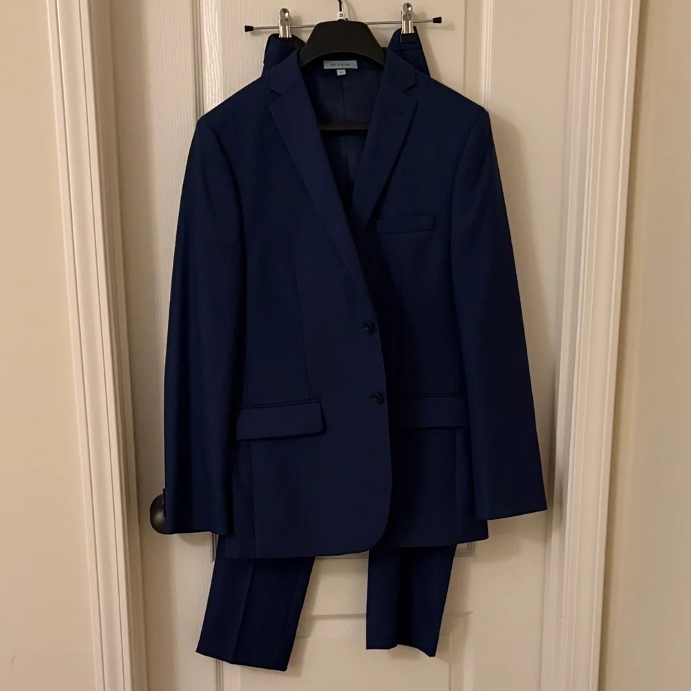 Class Club Boys navy blue suit - Picture 1 of 15